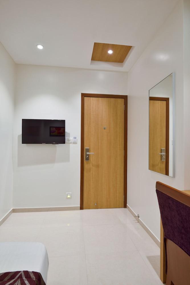 Hotel Leafio Mumbai Ngoại thất bức ảnh